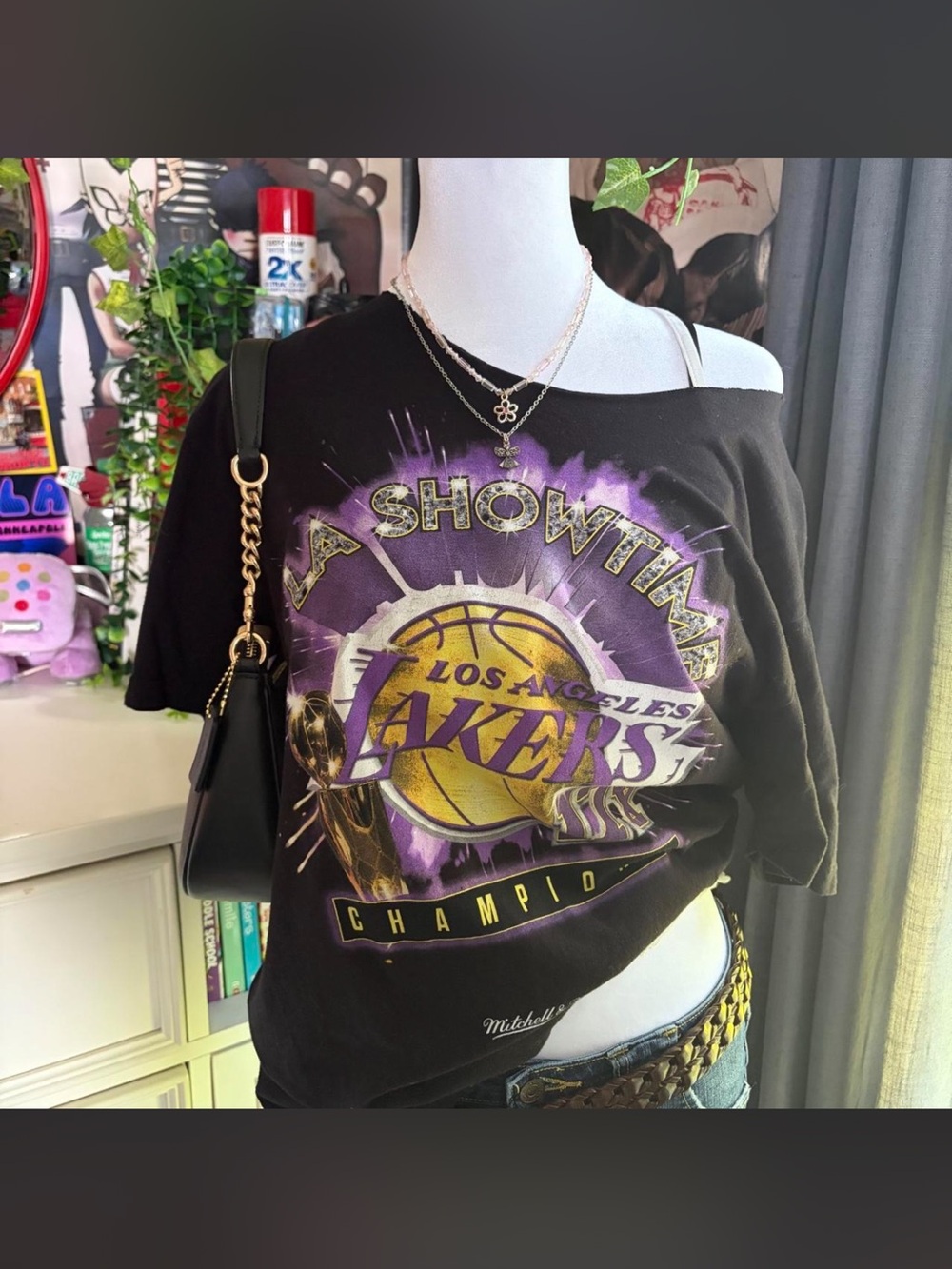 Off the Shoulder Los Angeles Lakers Black Graphic Tee